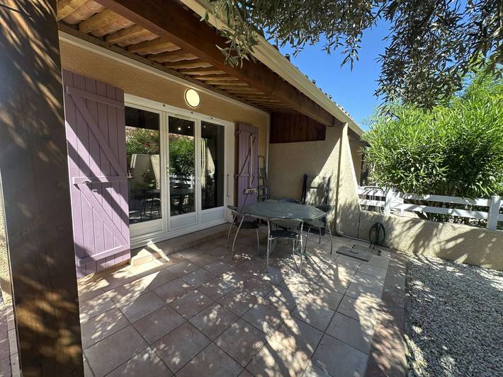 Location de vacances pour 4 personnes, avec terrasse et piscine dans Plage du Casino - 2