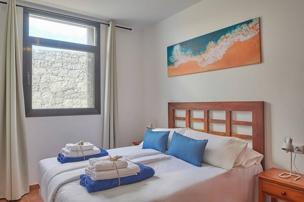 Bungalow Maria de Timanfaya Sea and Mountain views, Pool, High speed Wifi in Playa Blanca, Yaiza