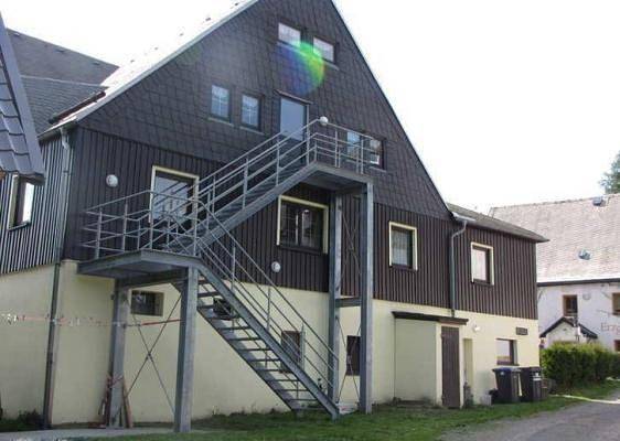 Gemütliches Haus mit grosser Profiküche, grossem Gruppenraum und hauseigener Bar in Deutschneudorf, Erzgebirge