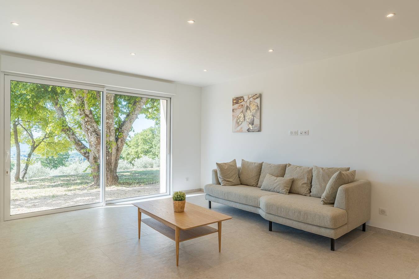 Entire apartment, Apartment 'Sur Les Hauteurs Du Luberon' with Private Pool and Wi-Fi in Cucuron, Parc naturel régional du Luberon