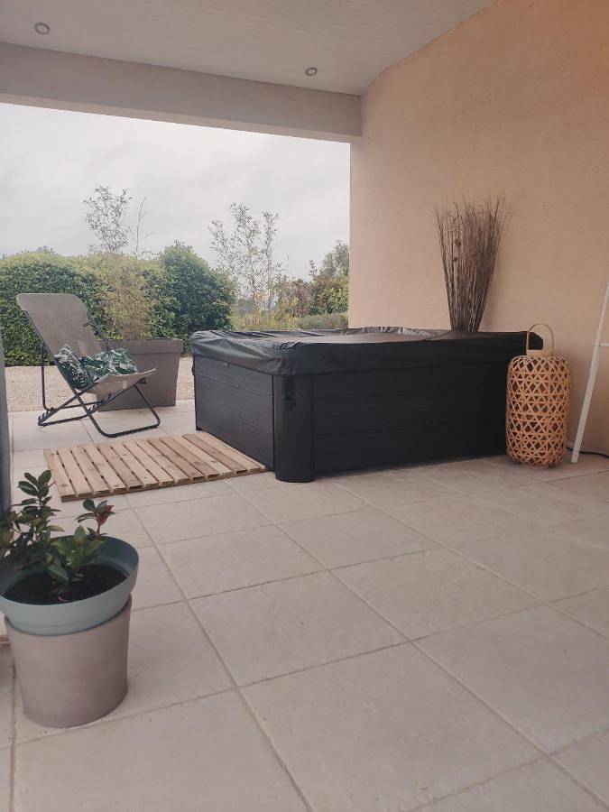 Location de vacances pour 5 personnes, avec jardin ainsi que jacuzzi et piscine à Saint-Vincent-le-Paluel - 4