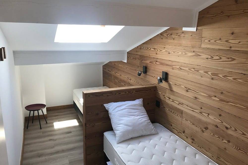 4-6 Pers apartment in the heart of the Chartreuse at the foot of the ski slopes in Sarcenas, Isère