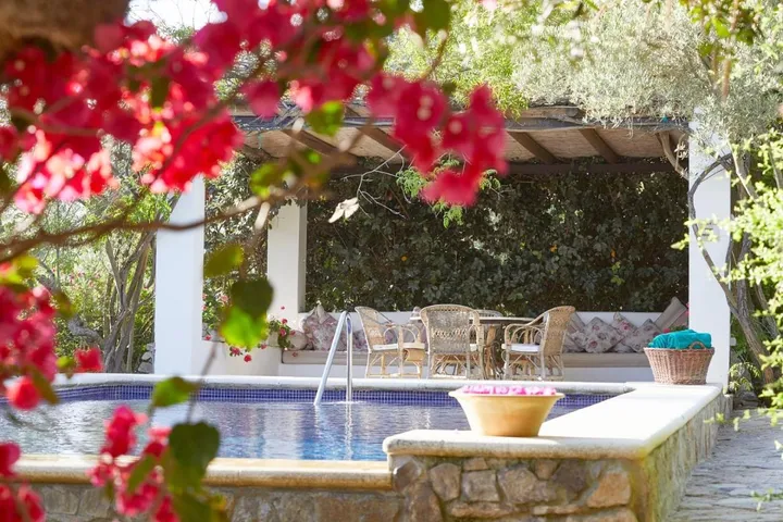 Hotel para 3 personas, con piscina y jardín, Se admiten mascotas - 1
