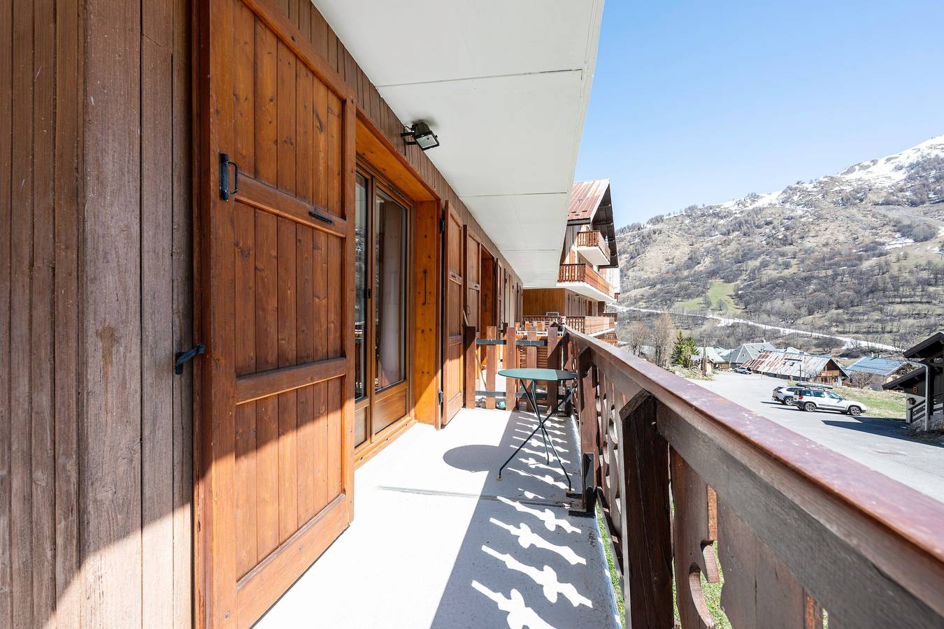 Appartement entier, Appartement 'Les Arolles' avec vue sur les montagnes, piscine partagée et balcon in Valloire, Région de Saint-Jean-de-Maurienne