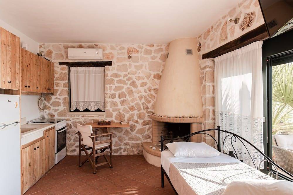 Casa in pietra di nuova costruzione, vista mozzafiato, vicino al naufragio e alla grotta blu in Zante