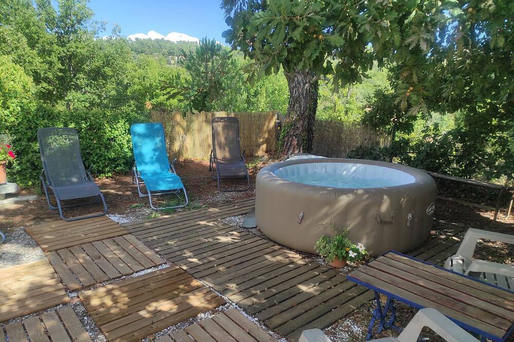 Landhaus \"La Charrue Bleue\" im ruhigen Verdon Park in La Verdière, Brignoles Region