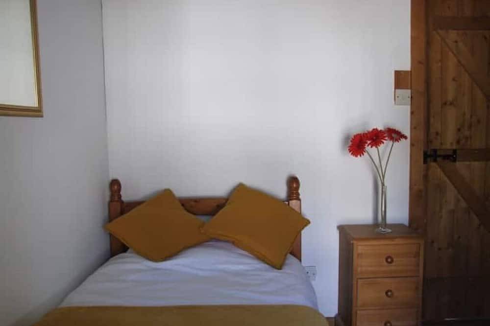 The Coach House - Terraced Cottage for 4 in the heart of Wicklow! in Avoca, County Wicklow