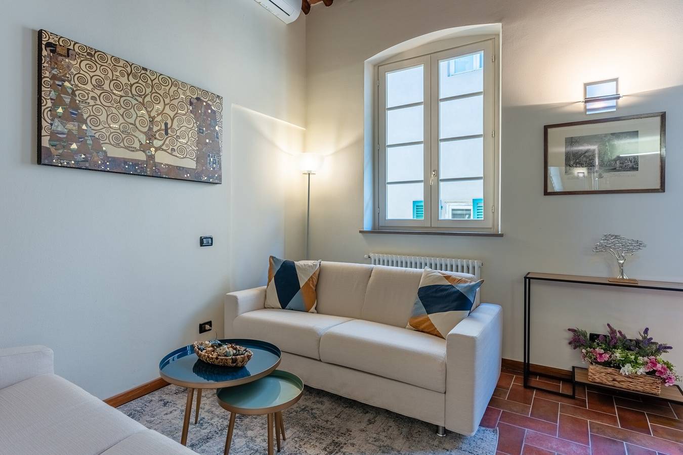 Entire apartment, Apartment 'Toro's Home Lucca' with Wi-Fi and Air Conditioning in Lucca, Lucca Province
