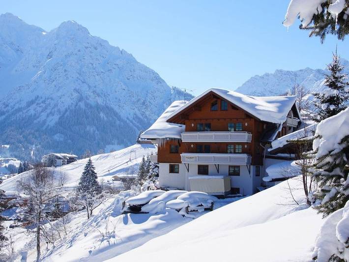 Ferienhaus für 2 Personen, mit Balkon und Terrasse im Kleinwalsertal