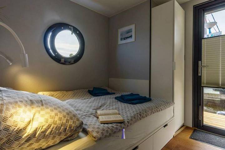 Boot für 4 Personen, mit Ausblick und Sauna sowie Terrasse in Barth - 3