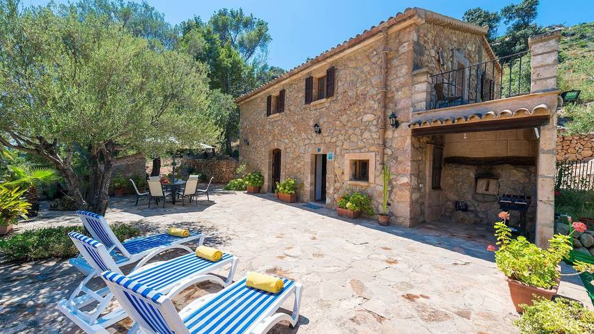 Villa pour 6 personnes, avec piscine et jardin dans Andratx