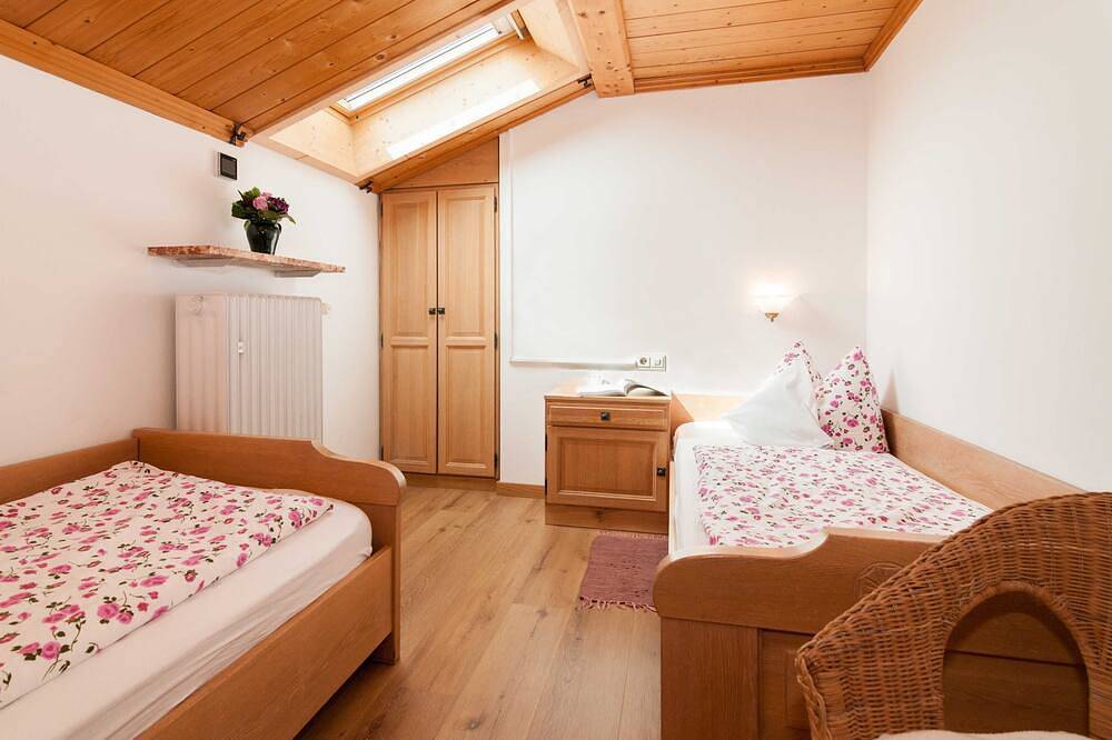 Ferienwohnung 8 - Gästehaus Ferienwohnungen Liedschreiber Gbr in Rottach-Egern, Bayerische Alpen