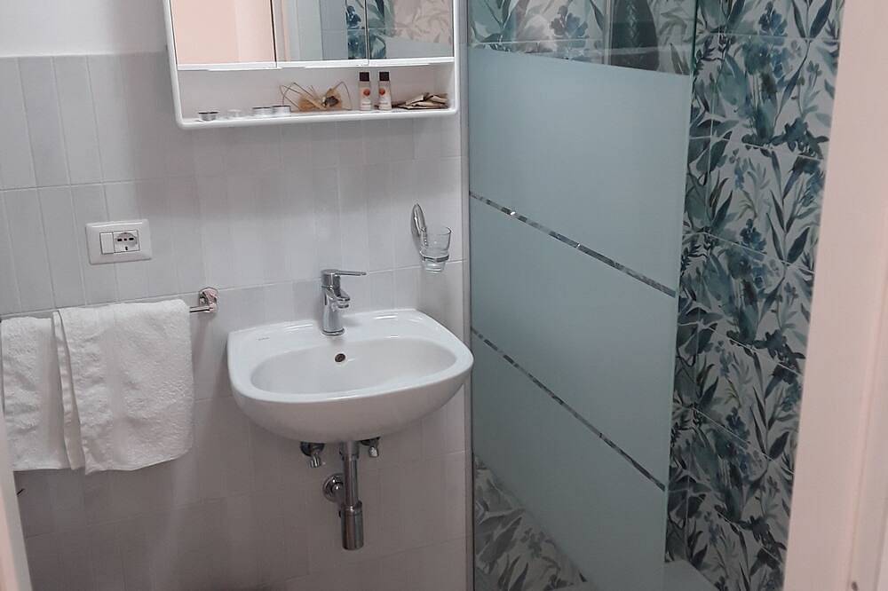 Margie House Seaview Room Quadruple room with a sea view of Procida harbor.  in Procida, Provincia de Nápoles