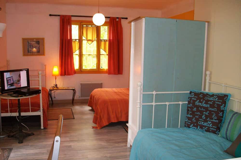 Petite maison pleine de charme in Saint-Piat, Région de Chartres