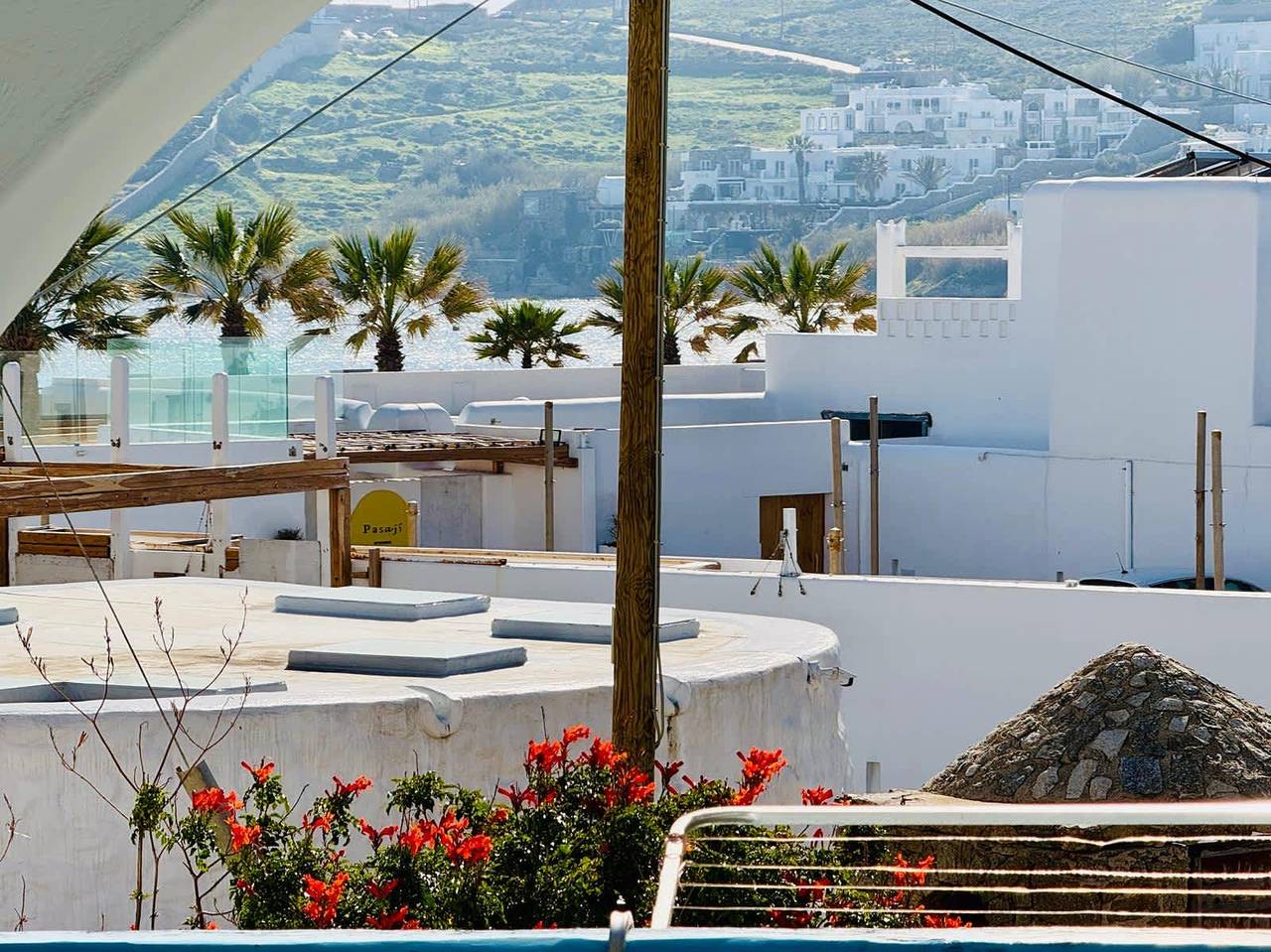 Ganze Wohnung, Stylish 2 Bd Escape Apt with Patio at Ornos Beach in Ornos, Mykonos
