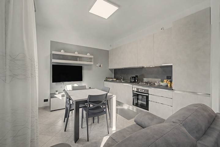 Hel lägenhet, Apartment 'Casa Martina' with Private Terrace, Shared Garden and Air Conditioning in Chioggia, Laguna di Venezia