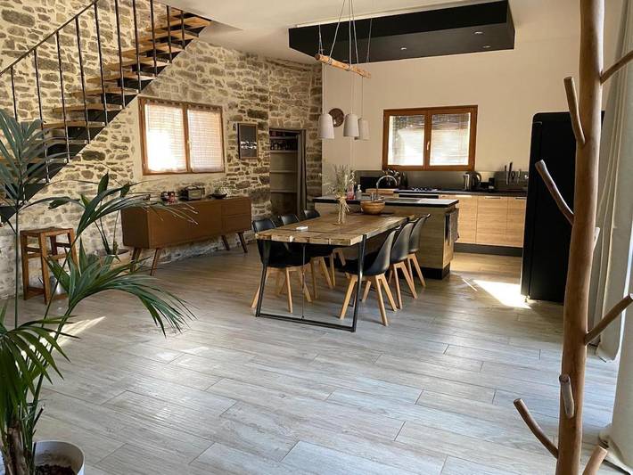 Location de vacances pour 4 personnes, avec piscine ainsi que jardin et terrasse à Saint-Clément - 4