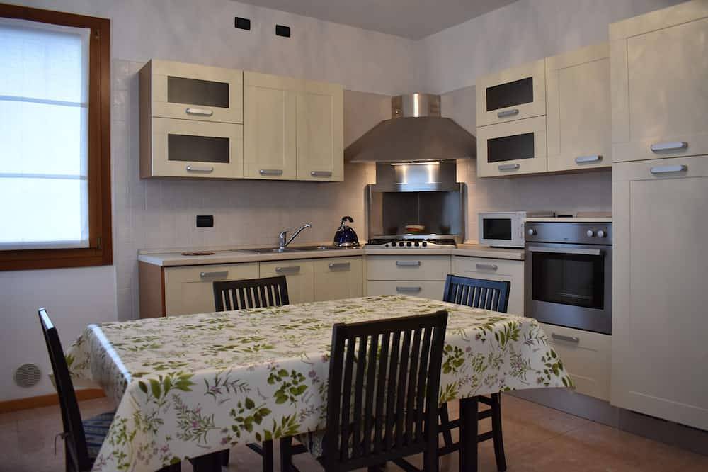 Apartamento entero, Nuevo apt 2 habitaciones - Aparcamiento gratuito in Venecia, Provincia de Venezia