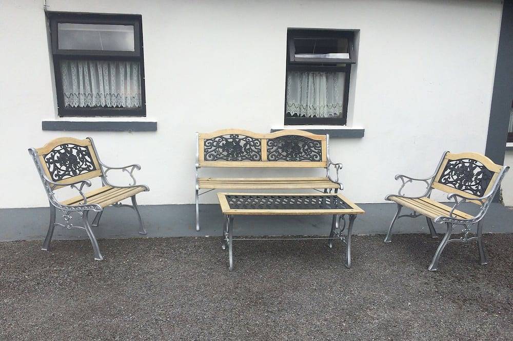 Afgelegen Cottage op 2 hectare in de buurt van Galway voor 5 personen in Kilcoona Electoral Division, County Galway