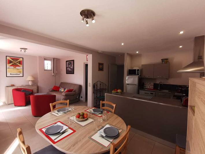Gîte pour 4 personnes, avec terrasse dans Plage Maillol - 2