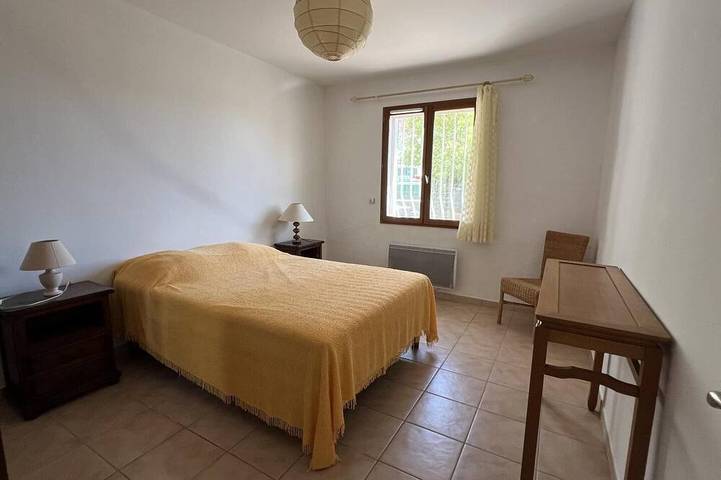 Location de vacances pour 4 personnes, avec jardin à Carnoules - 2