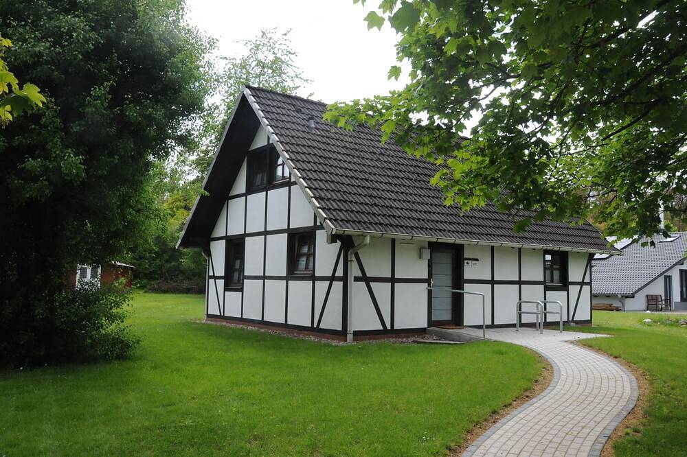Unsere Knüllperle - Fachwerkhaus im Naturpark Knüll, direkt am Silbersee in Silbersee, Frielendorf