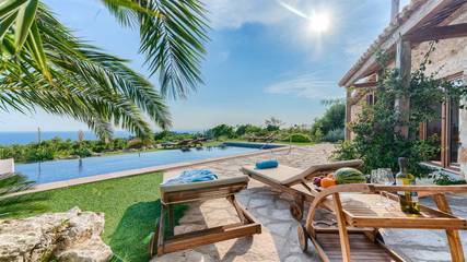 Villa mit pool für 9 Personen, mit Terrasse und Pool, mit Haustier auf Hvar