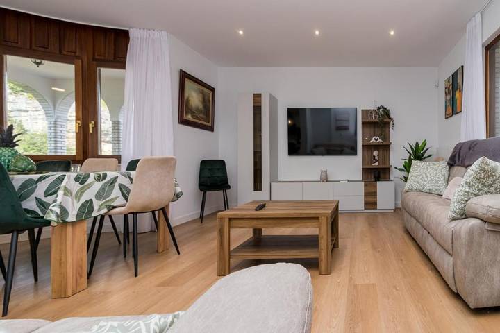Chalet para 12 personas, con jardín y vistas, Se admiten mascotas en Trasmiera - 4