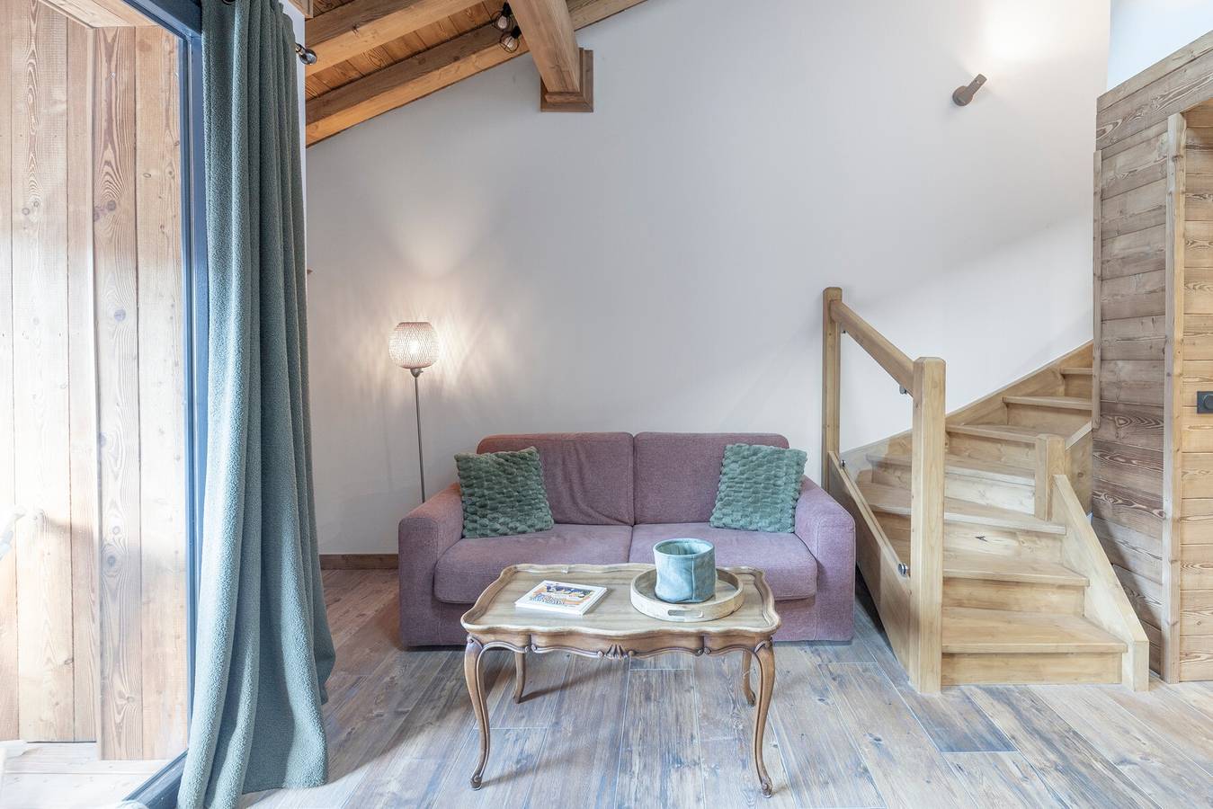 Appartement entier, Appartement « Morillon – 4 pers – Neuf et cosy » avec vue montagne, terrasse privée in Station de Morillon, Grand Massif