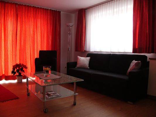 Ganze Ferienwohnung, Ferienwohnung Chasa Percosta - 4 Personen / 2.5 Zimmer / 1 Schlafraum / Nr. 2 in Scuol, Unterengadin