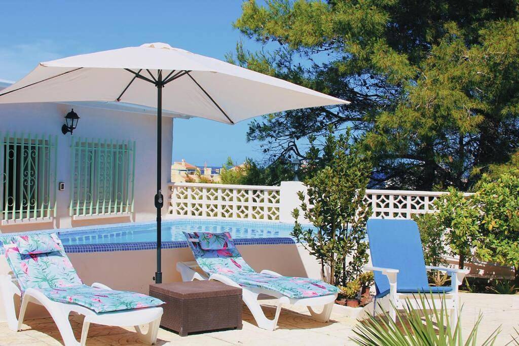 Entire Villa by the sea with private garden and mini pool in Torrevieja, Costa Blanca