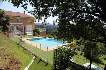 Chambre d’hôte pour 4 personnes, avec jardin et piscine, animaux acceptés à Vals-les-Bains