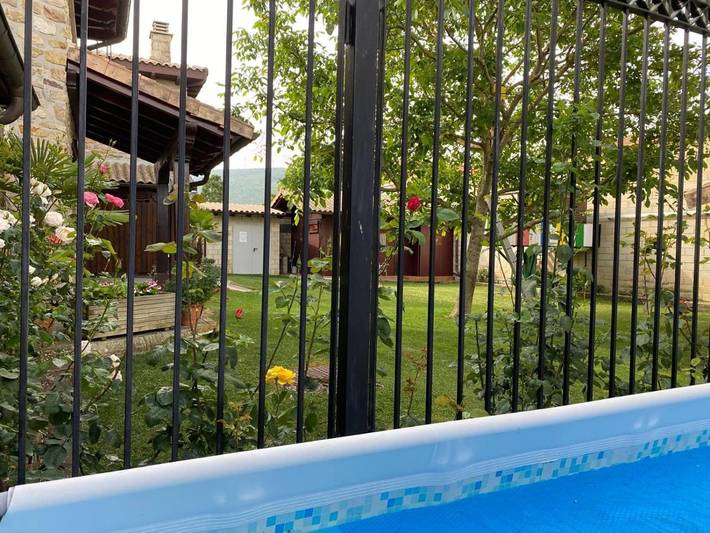 Casa de vacaciones para 14 personas, con vistas además de jardín y piscina en Navarra - 4