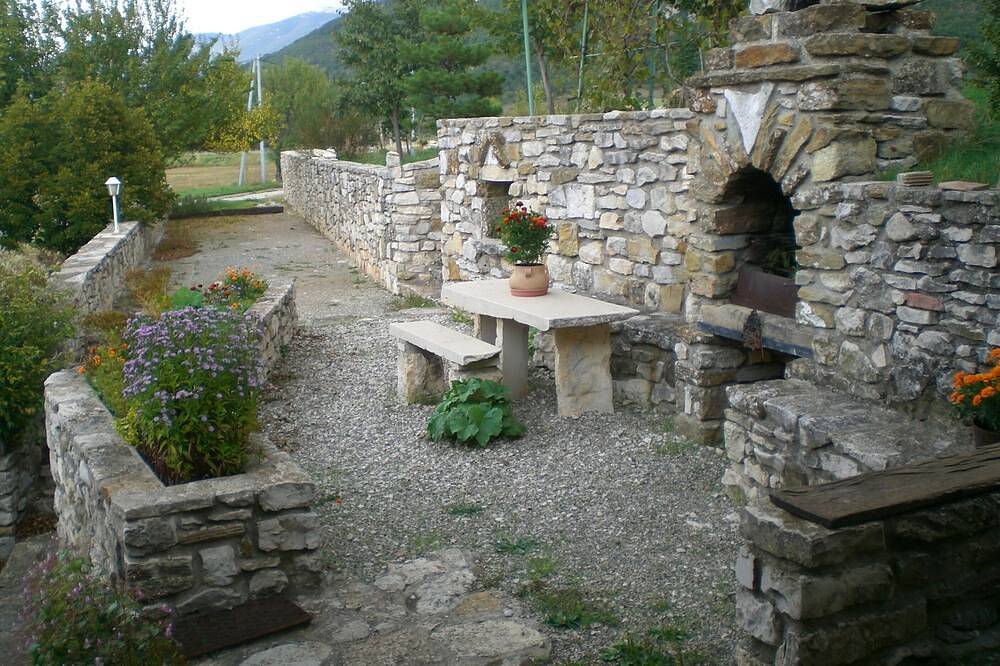 Les Pierres Séches Vacation Rental, Les Andrieux 4/5 Banon in Banon, Forcalquier region