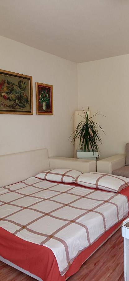 Gîte pour 6 personnes, avec Balcon ainsi que Terrasse et Vue à Novi Sad - 3