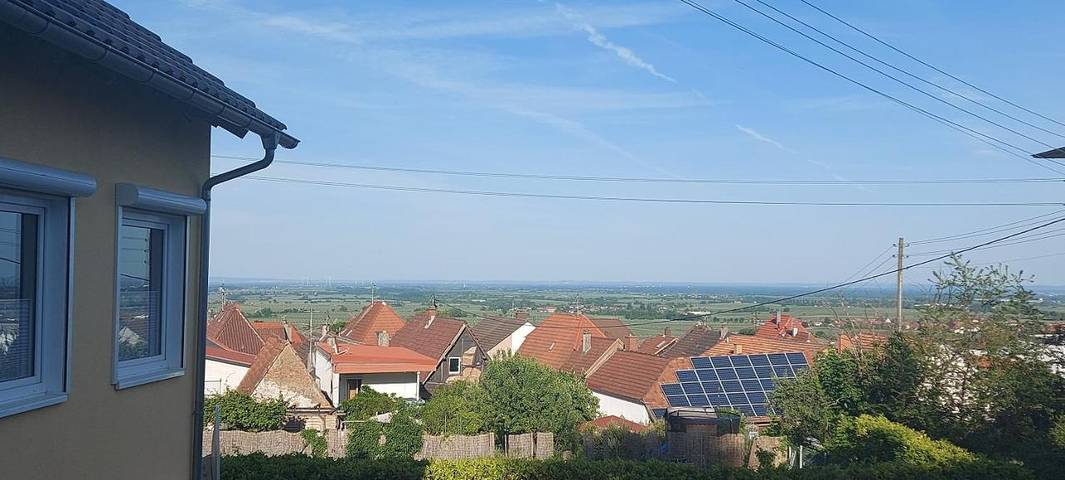 Ferienwohnung für 4 Personen, mit Terrasse und Garten sowie Ausblick in Burrweiler
