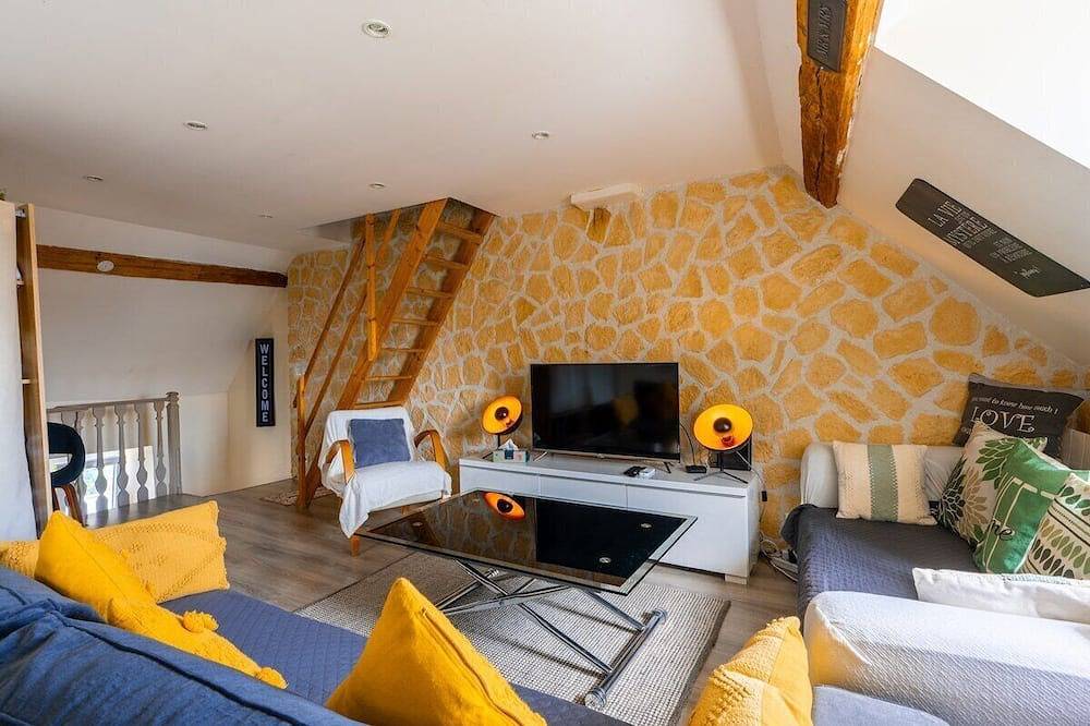 Ganze Wohnung, Apartment-Eigenes Badezimmer-Apartment in Louvres, Val-d'Oise