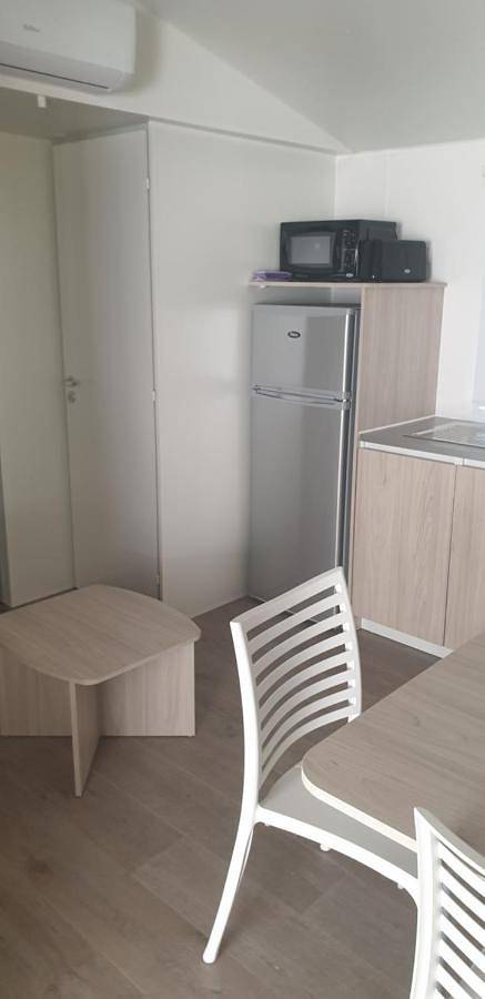 Gîte pour 6 personnes, avec piscine ainsi que jardin et terrasse, animaux acceptés à Pradons - 3