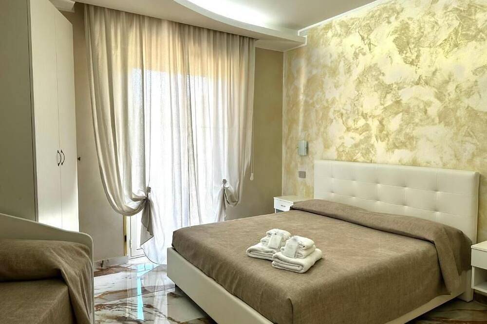 Deluxe Room Rental. in Tropea, Vibo Valentia Provinz