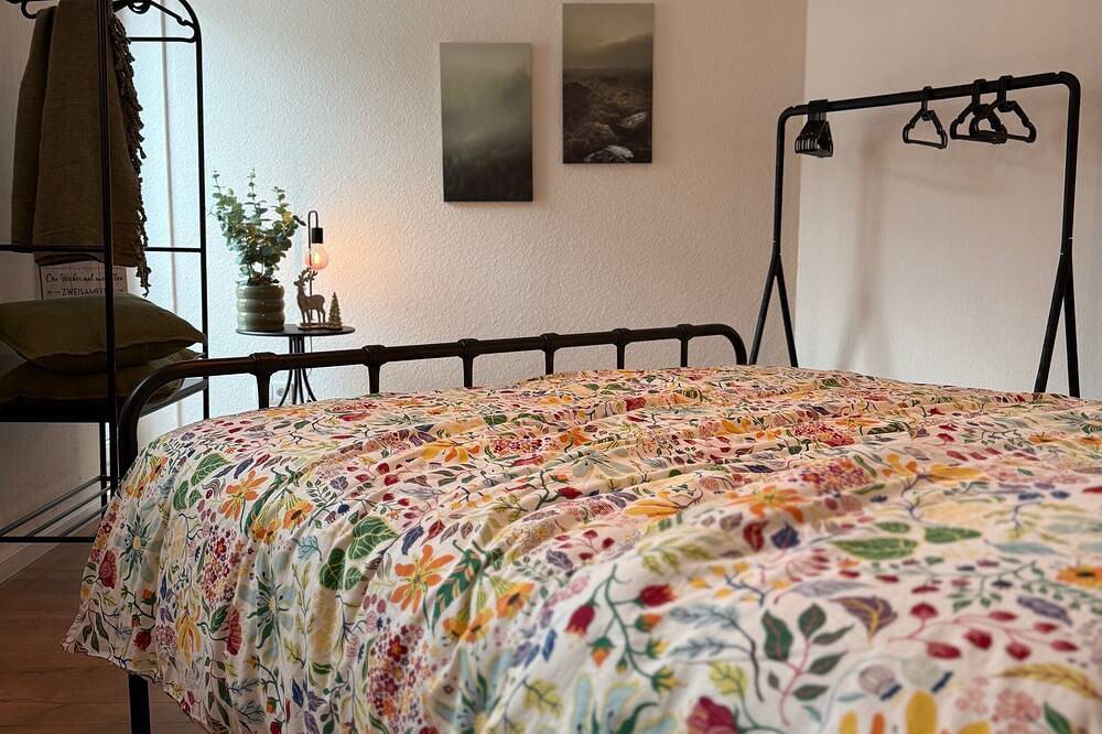 Ganze Wohnung, Neu renovierte, gemütliche Wohnung, zentral gelegen und dennoch ruhig in Prüm, Naturpark Hohes Venn-Eifel