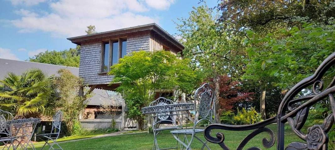 Chambre d’hôte pour 7 personnes, avec Terrasse ainsi que Jacuzzi et Jardin