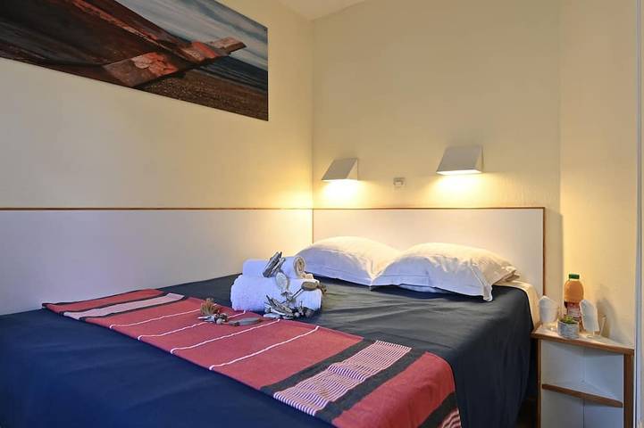 Gîte pour 4 personnes, avec jardin et bassin pour enfant ainsi que terrasse et piscine, animaux acceptés dans Golf De Cap Esterel - 3
