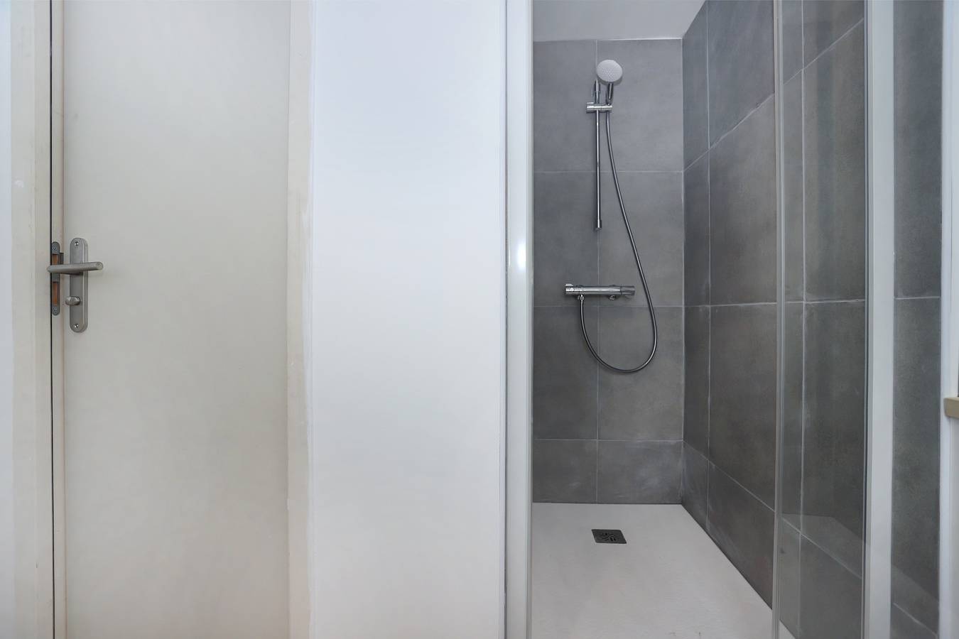 Apartamento entero, Studio Granit - 10 km de la plage & jardin partagé in Dol-de-Bretagne, Región de Saint-Malo