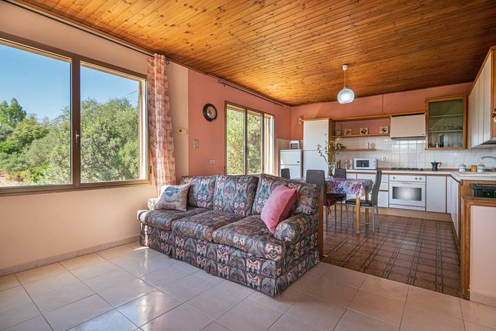 Casa vacanze 'Casa Teresa' con vista sulle montagne, balcone e aria condizionata in Iglesias, Iglesiente