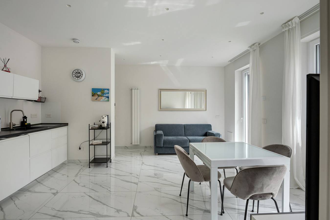 Ganze Wohnung, Ferienwohnung 'Deluxe - Zona Lungomare' mit Balkon, Wi-Fi und Klimaanlage in Neapel, Neapel Provinz