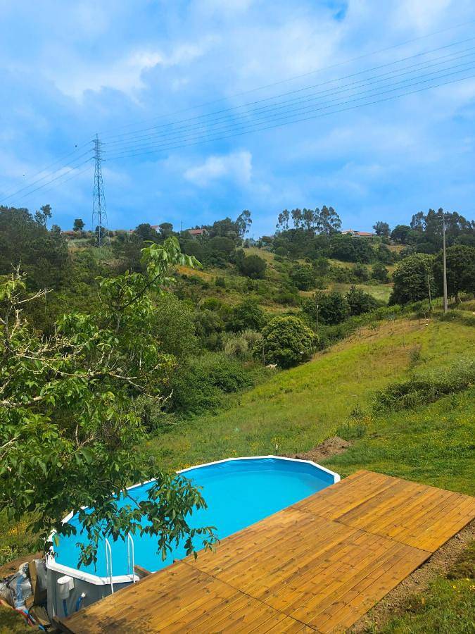 Location de vacances pour 5 personnes, avec vue et terrasse ainsi que jardin et piscine, animaux acceptés à Óbidos - 2