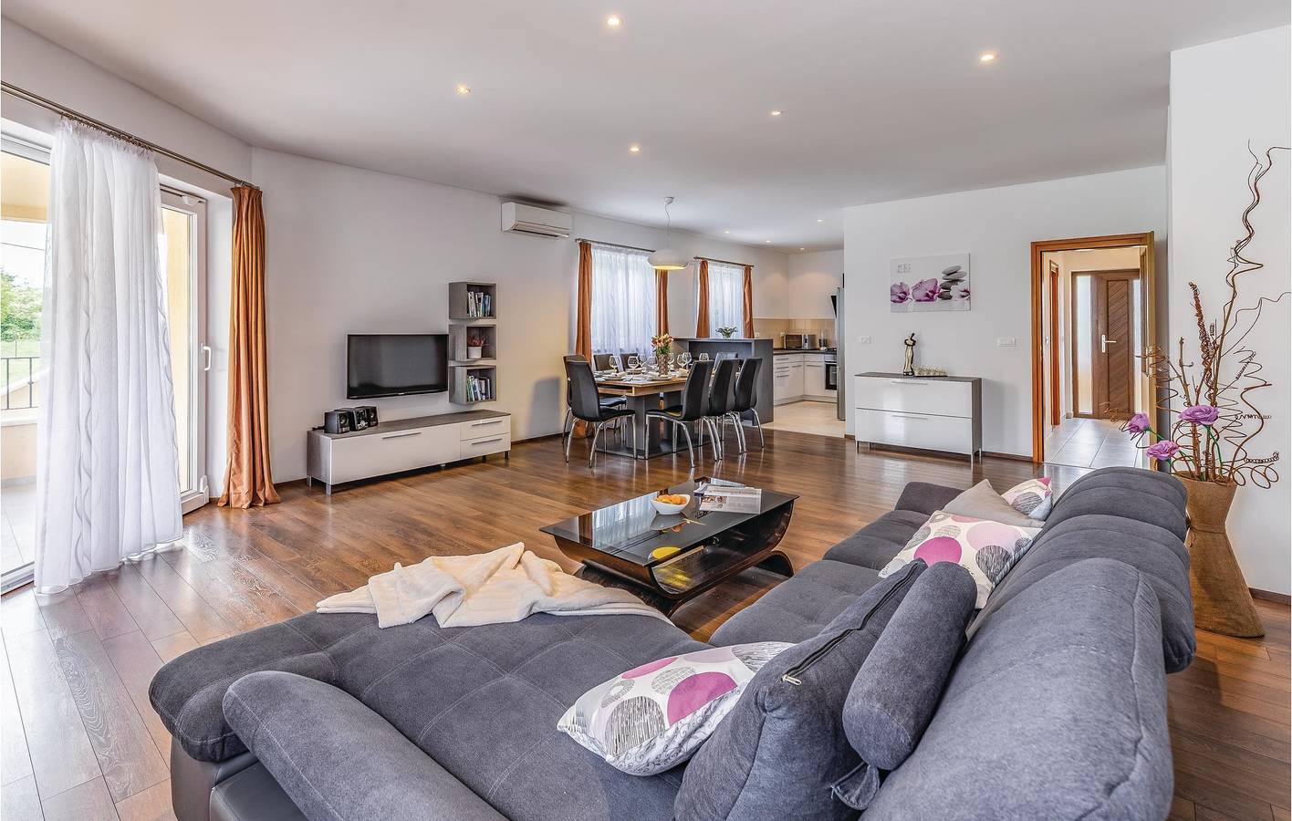 Ferienhaus für 8 Personen mit Terrasse in Pazin, Zentralistrien