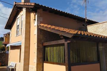 Casa rural para 15 personas, con terraza, Se admiten mascotas en Polanco