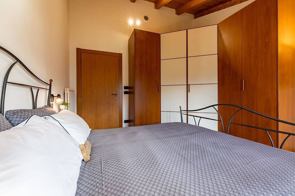 Entire apartment, View lake Al Forte apartment @Nago-Torbole in Nago-Torbole, Garda Mountains