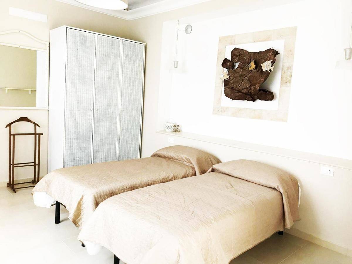 Twin Room with Private Bathroom in Rosignano Solvay, Rosignano Marittimo